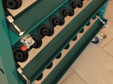 Wózek na oprawki CNC — szyny z gniazdami na narzędzia